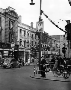 Queen Elizabeth II, Princess Elizabeth - Coronation - Bridge Street