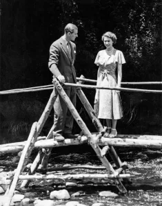 00476 Prints: Queen Elizabeth II, Princess Elizabeth with the Duke of Edinburgh at Treetops