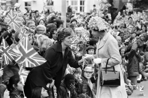 01114 Prints: Queen Elizabeth II during her visit to Dudley during her Silver Jubilee tour