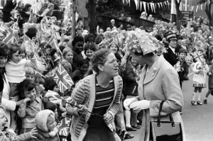 01114 Prints: Queen Elizabeth II during her visit to Dudley during her Silver Jubilee tour
