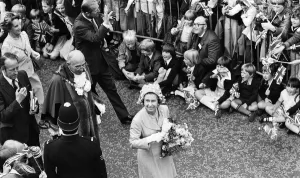01114 Prints: Queen Elizabeth II during her visit to Solihull during her Silver Jubilee tour