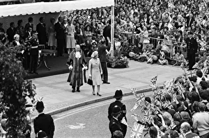 01114 Prints: Queen Elizabeth II during her visit to Solihull during her Silver Jubilee tour