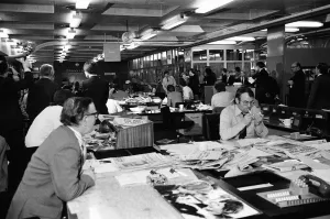 Visiting Prints: Queen Elizabeth II visiting the offices of the Daily Mirror Newspaper in Holborn, London