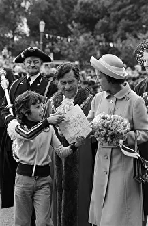 00935 Prints: Queen Elizabeth II visits Hartlepool Town Centre during her Silver Jubilee tour