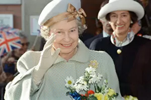 Images Dated 9th December 1993: Queen Elizabeth II visits Leicester Royal Infirmary to open the Windsor Building