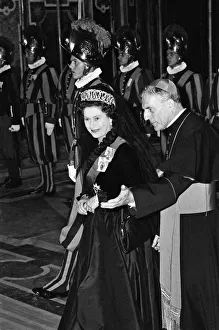 01384 Prints: Queen Elizabeth II visits Pope John Paul II at the Vatican. 17th October 1980