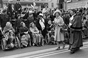 00935 Prints: Queen Elizabeth II visits Stockton Town Centre during her Silver Jubilee tour