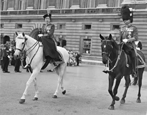 00083 Prints: Queen Elizabeth II wearing the Scarlet Tunic of the Irish Guards