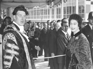00125 Prints: Queen Elizabeth IIs visit to Coventry for the consecration of the new cathedral