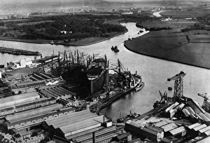 Queen Mary ship being built at John Brown shipyard at Clydebank on the River Clyde 1934