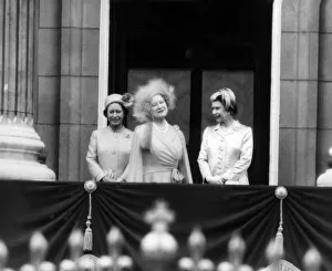 Birthdays Prints: Queen Mother on the balcony at Buckingham Palace with Princess Margaret (L