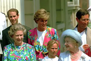 00190 Prints: Queen Mother Birthdays August 1990 On her 90th Birthday outside Clarence House