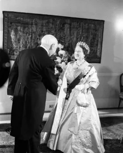 01440 Prints: The Queen Mother is greeted by West German president Theodor Heuss as she arrives