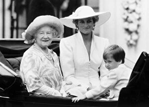 Images Dated 13th June 1987: Queen Mother with Princess Diana and Prince William in an open carriage during