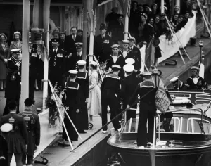 00356 Prints: The Queen steps ashore from the Royal Barge at Wesminster Pier met by her family