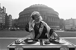 00967 Prints: A Queen Victoria lookalike DJ-ing outside the Royal Albert Hall 9th March 1987