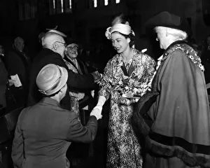 Shaking Hands Prints: The Queen visits Sutton Coldfield Town Hall before the start of the Jubilee Jamboree