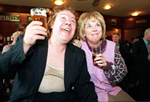 00877 Prints: Rab C Nesbitt TV programme August 1998 Elaine C Smith and Gregor Fisher as Rab