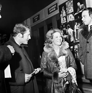 Rachel Roberts, estranged wife of actor Rex Harrison pictured going into the Royal Court
