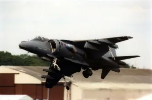 00352 Prints: A RAF British Aerospace / McDonnell Douglas Harrier II GR7 Harrier Jump Jet