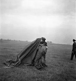 00021 Collection: RAF Parachute Nurses. October 1948 O15033-004