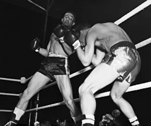 00866 Prints: Randolph Turpin v Charles Numez, pictured in ring, fighting for vacant EBU (European