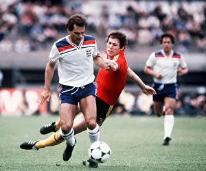 Spindistribution 230604 Prints: Ray Wilkins Football player playing for England in an International match running with