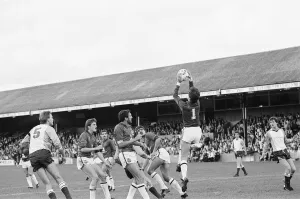 01017 Prints: Reading 1-0 Bolton, league division three match at Elm Park, Saturday 5th October 1985