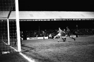 00910 Prints: Reading 5-0 Tranmere Rovers, League Division Four match at Elm Park