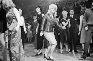 Ready Steady Go - Teenage TV pop music and dancing show on ATV TV from 1963-1966
