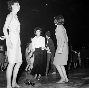01297 Prints: Ready Steady Go - Teenage TV pop music and dancing show on ATV TV from 1963-1966