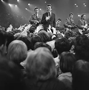 Ready Steady Go - Teenage TV pop music and dancing show on ATV TV from 1963-1966