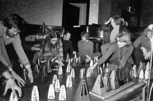 A recital for 100 metronomes staged in a London rehearsal room April 1975 75-1720-005