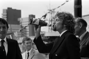 01269 Prints: Record-breaking ocean racer Richard Branson powers his 1