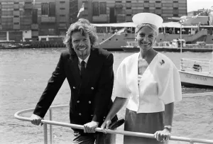 Record-breaking ocean racer Richard Branson powers his