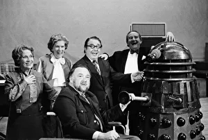 In a recorded session of the famous BBC radio programme Twenty Questions