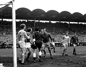Core61 Prints: Referee Harry New steps in to calm a dispute between Nobby Stiles of Manchester United