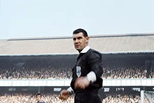 00492 Prints: Referee Jack Taylor taking charge of an English league division one match, 1970