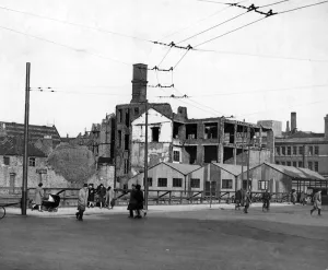 1946 Prints: The remains of Hammonds department store, Hull, after the Hull Blitz. 28th November 1946