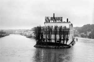 00067 Prints: The Renault factory rises from the waters of the Seine like a giant ship Europes largest