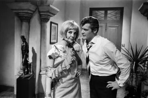 00948 Prints: The return of The Saint will be on British television screens later this year for Roger