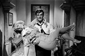 00948 Prints: The return of The Saint will be on British television screens later this year for Roger