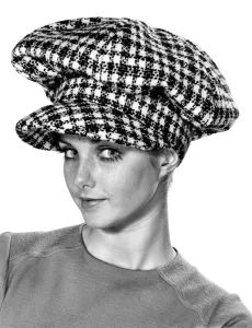 00043 Prints: Reveille Fashion: Shirley Hounsell modelling cap hat December 1969 P008478