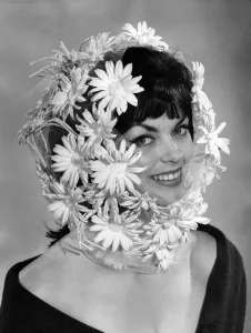 Reveille Fashions: Alex Moyens. August 1961 P006341