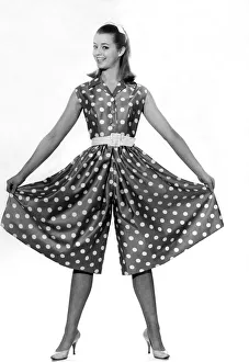 Reveille Fashions. Susie Scott. April 1960 P008972
