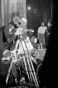 00896 Prints: Richard Burton and Elizabeth Taylor speaking at The Oxford University Dramatic Society