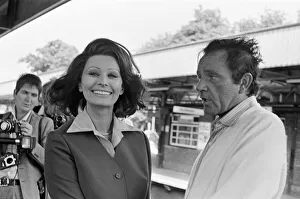 01137 Prints: Richard Burton and Sophia Loren pictured at Brockenhurst Railway station where they are