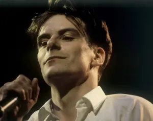 00415 Prints: Ricky Ross lead singer of the Deacon Blue seen here perform at the Rock Against the Poll