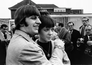 00164 Prints: Ringo Starr with his bride Maureen Cox the day after their wedding at Caxton Hall London