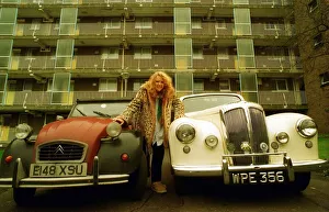 Road Record December 1998 Bernier female between red Citroen 2CV